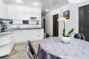 Sky Home Голосеевский 10