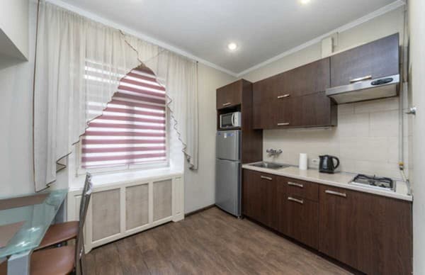 на ул. Коновальца 7/9 8